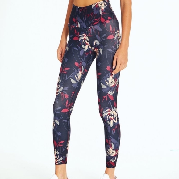 NWT Bally's Floral HighRise Tummy Control Legging - Picture 2 of 5
